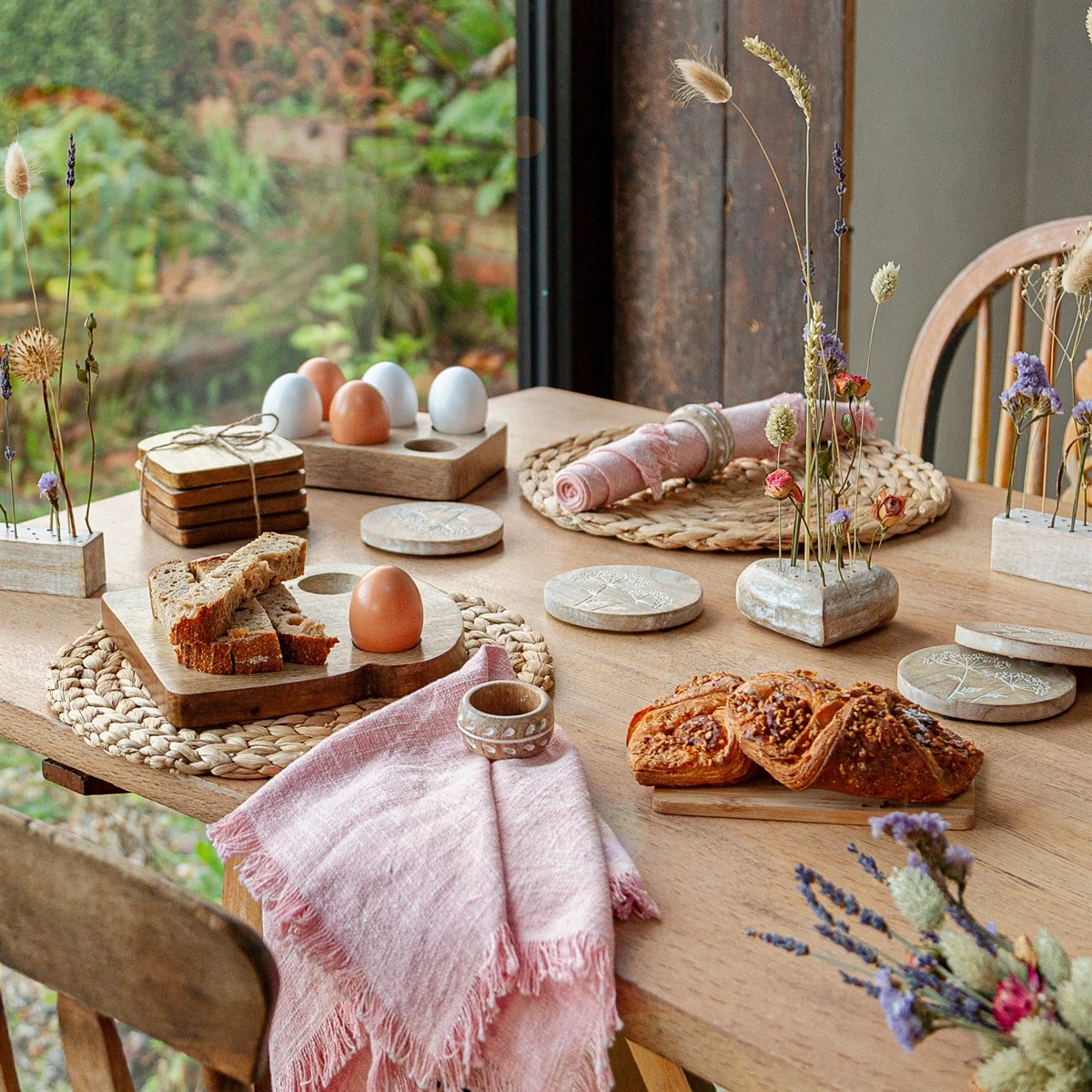 Mango Wood Heart Dried Flower Holder Block - Image 5