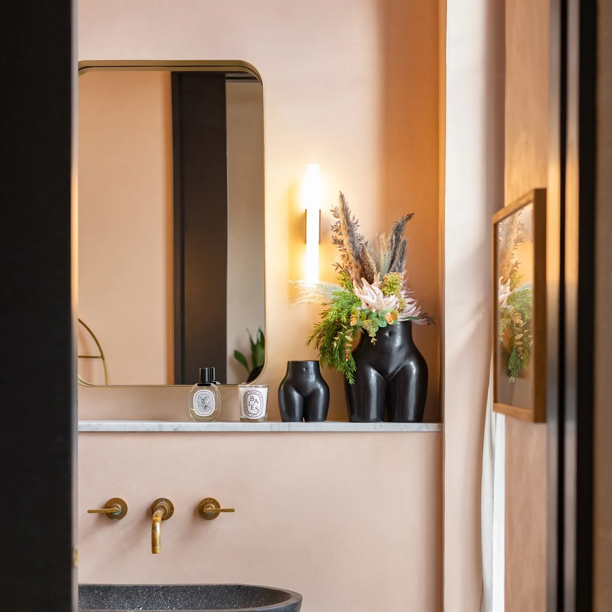 Small Body Vase Black - Image 7